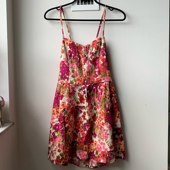 Forever 21 Dresses & Skirts - Open Back Floral Dress